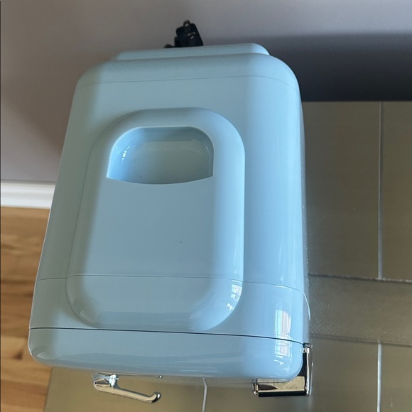 Mini fridge - Picture 9 of 12